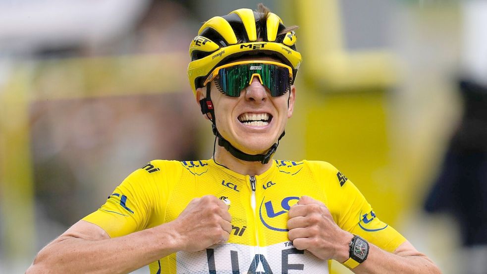 Tadej Pogacar ist dem Gesamtsieg der Tour de France mit seinem Sieg bei der 14. Etappe näher gekommen. Foto: Jerome Delay/AP