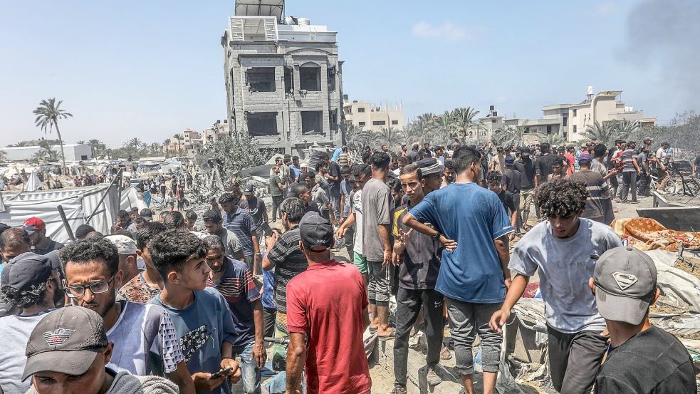 Palästinensischen Angaben zufolge wurden bei israelischen Angriffen in Al-Mawasi Dutzende Menschen getötet und Dutzende verletzt. Foto: Abed Rahim Khatib/dpa