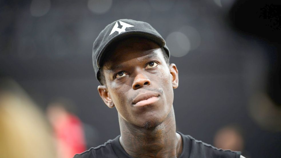 Dennis Schröder und die Basketballer wollen an der Eröffnungsfeier der Olympischen Spiele in Paris teilnehmen. Foto: Gregor Fischer/dpa