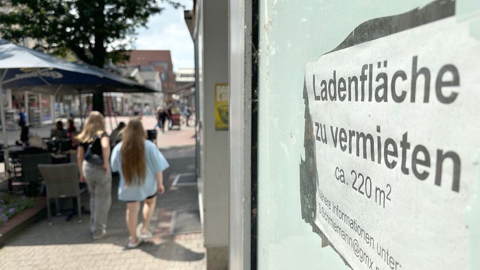 An Ladenflächen mangelt es derzeit in Leer nicht. Foto: Nording