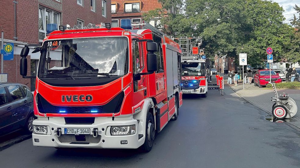 Die Feuerwehr rückte mit mehreren Einsatzfahrzeugen aus. Foto: Feuerwehr