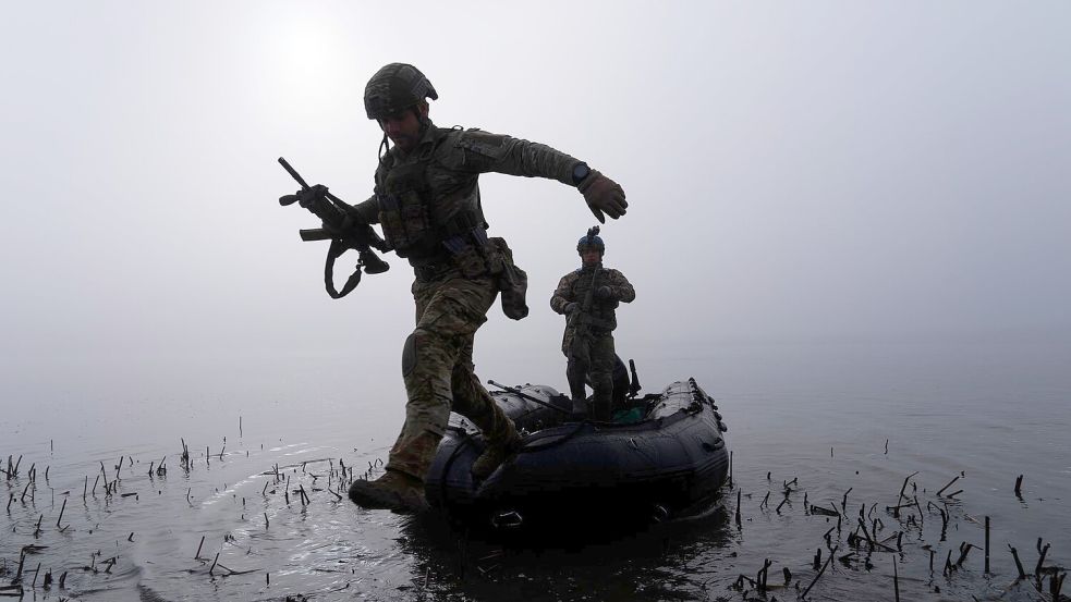 Der Brückenkopf am Dnipro soll viele Tote auf Seiten der Ukrainer gefordert haben. (Archivbild) Foto: Mstyslav Chernov/AP/dpa