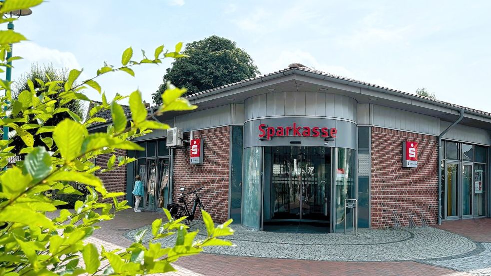 Die Kunden der Sparkasse in Bunde müssen sich auf Änderungen einstellen. Foto: Vogt