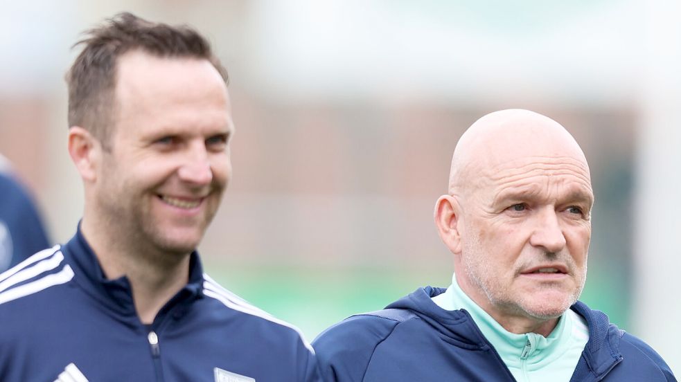 Für die Trainer Stefan Emmerling (rechts) und Markus Unger geht es beim Trainingslager jetzt um den Feinschliff. Archivfoto: Doden/Emden