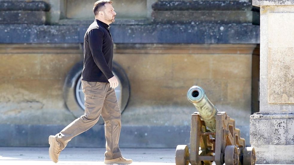 Wolodymyr Selenkskyj sucht weiter nach Möglichkeiten, die russischen Luftangriffe zu bekämpfen. Foto: Stefan Rousseau/PA Pool via AP/dpa