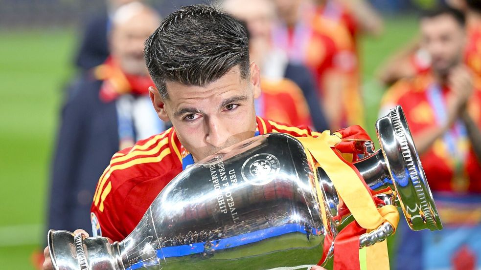 Alvaro Morata soll Milan zu Titeln und Pokalen schießen. Foto: Robert Michael/dpa