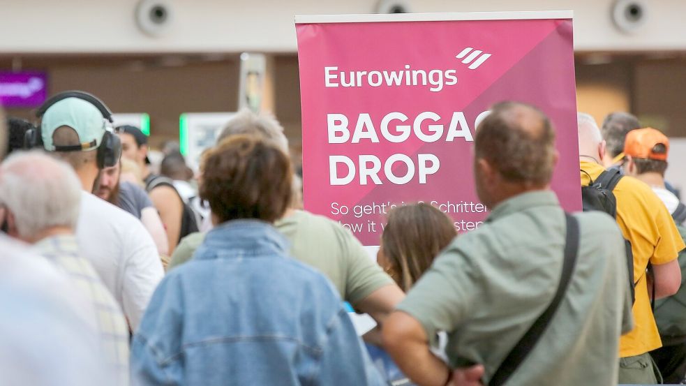 Passagiere von Eurowings können auf einen baldigen Normalbetrieb hoffen. Foto: Bodo Marks/dpa