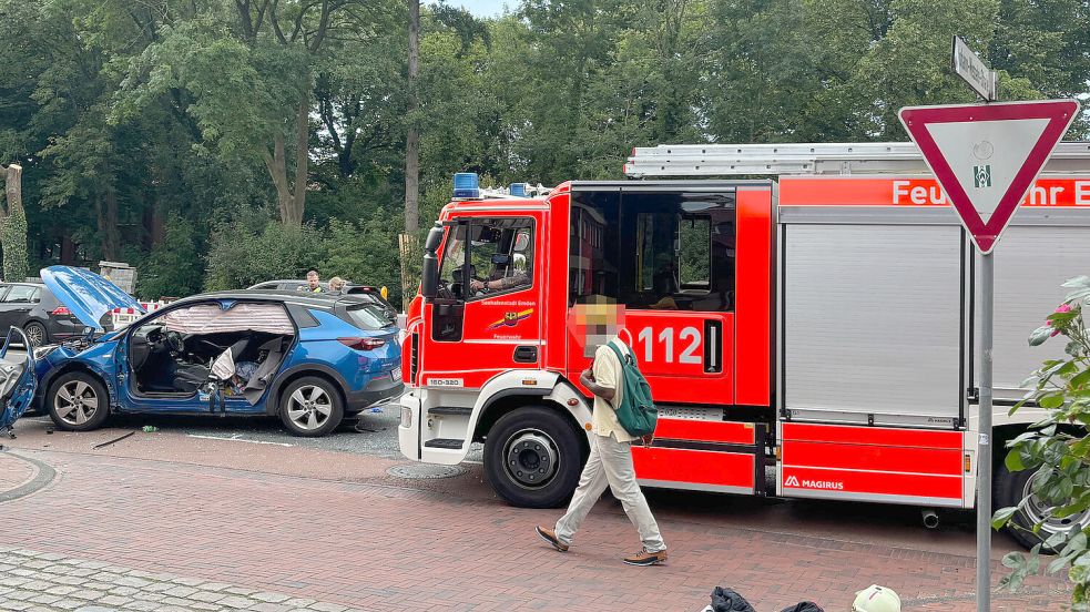 Der Feuerwehrwagen kollidierte in der Abdenastraße mit dem Wagen. Foto: Weiden