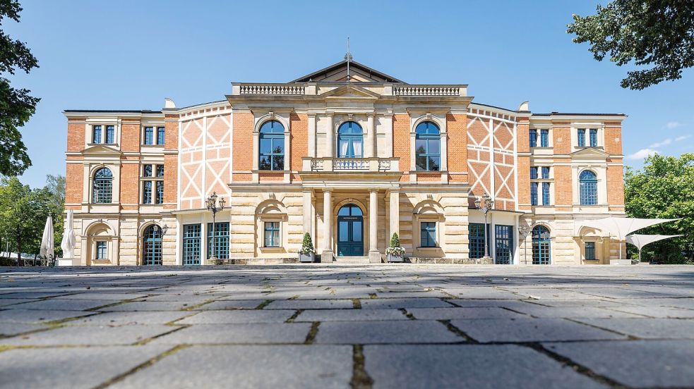 Im Bayreuther Festspielhaus gelten zuweilen ganz eigene Regeln. (Archivfoto) Foto: Daniel Karmann/dpa