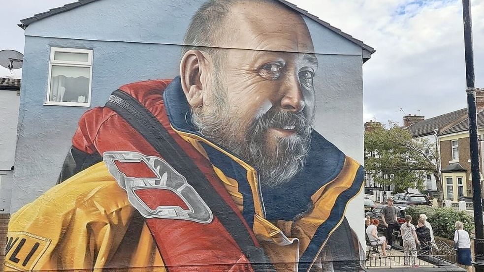 Dieses Portrait auf der Hauswand stammt von Smug. Foto: Wilhelmshaven Touristik & Freizeit GmbH