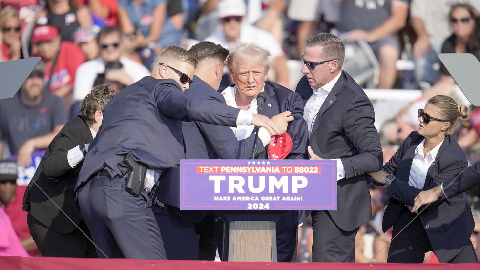 Der ehemalige US-Präsident Donald Trump hatte den versuchten Mordanschlag vor einer Woche leicht verletzt überlebt. Foto: dpa/AP/Gene J. Puskar