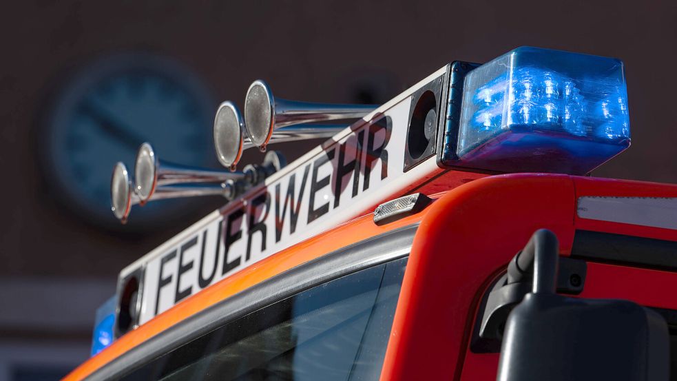 Die Emder Feuerwehr ist ausgerückt. Symbolfoto: Marijan Murat/dpa