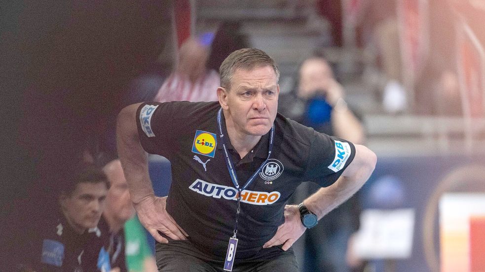 Handball-Bundestrainer Alfred Gislason will sich bei Schweden für die EM-Niederlage revanchieren. Foto: David Inderlied/dpa