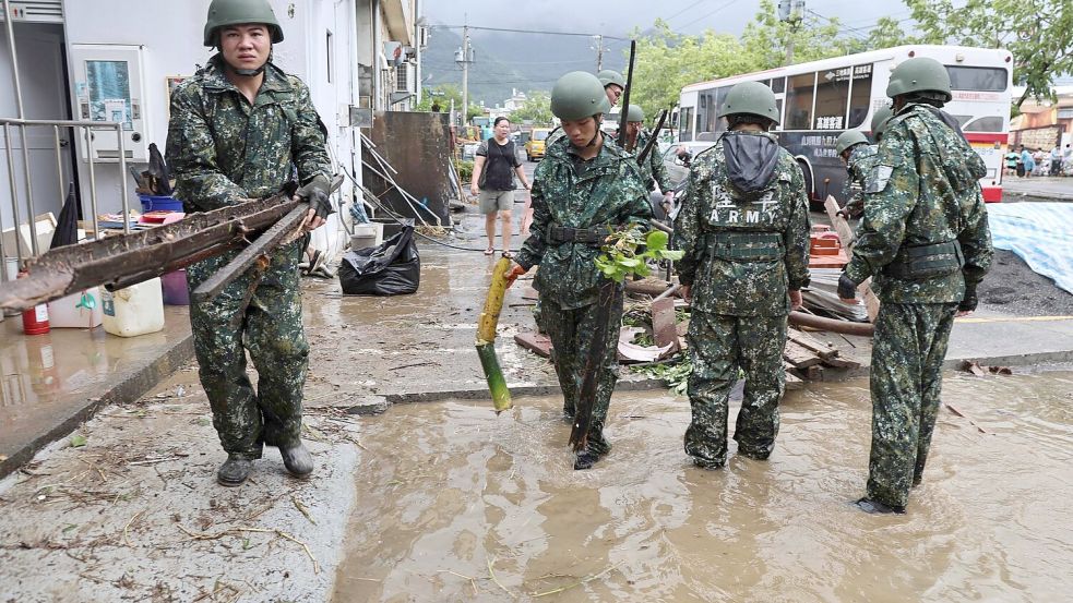 In Taiwan sind mindestens neun Personen im Zuge des Taifuns „Gaemi“ gestorben. Foto: Uncredited/Taiwan Ministry of National Defense/AP/dpa