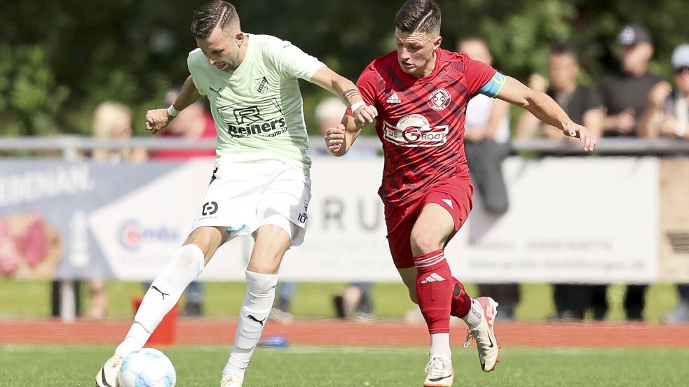 Manuel Suda (links) erzielte für GW Firrel in Uplengen die 1:0-Führung. Fotos: Doden/Emden