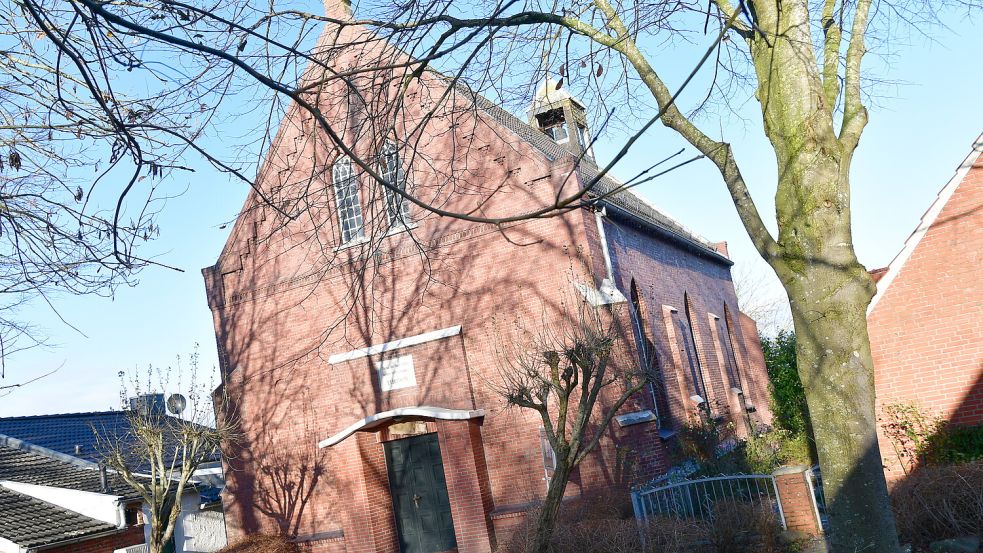 Steht zum Verkauf: die altreformierte Kirche Campen. Foto: Wagenaar/Archiv