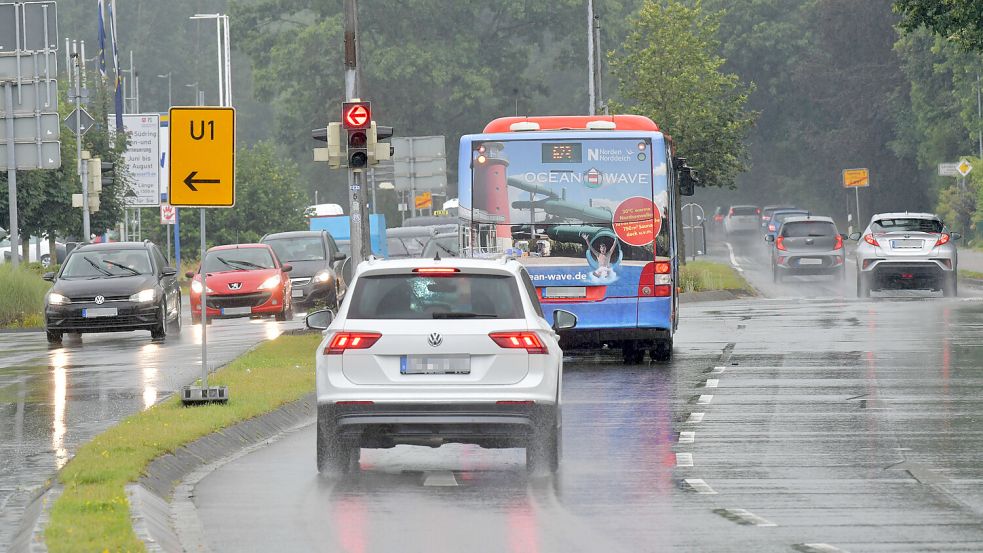 Die Spierkreuzung ist derzeit wieder vollständig befahrbar. Auf der Papenburger Straße wurde die Baustellenabsperrung zur Seite geräumt. Foto: Ortgies