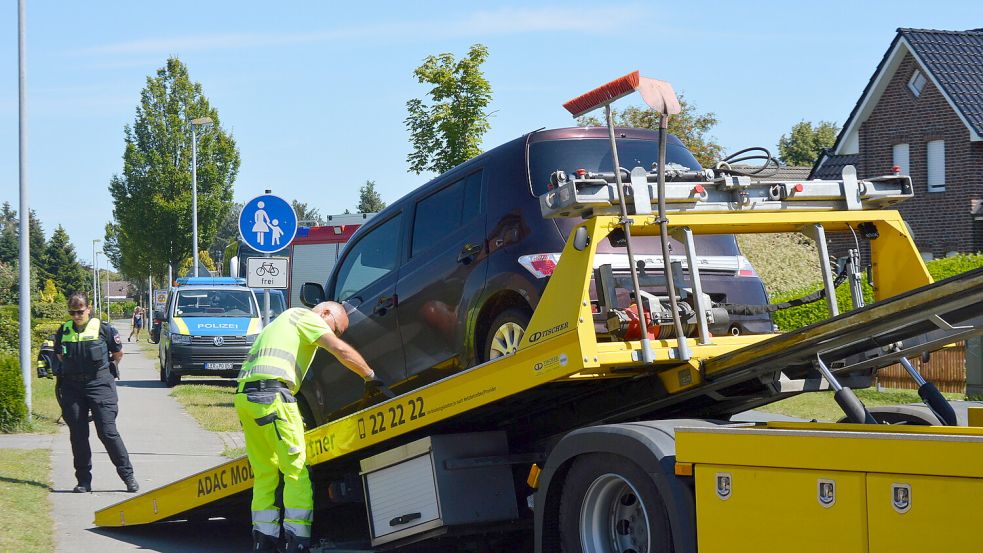 Das Fahrzeug wurde abgeschleppt. Foto: Weers