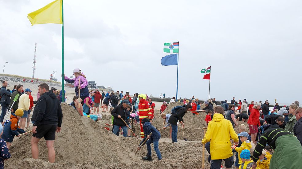 Im vergangenen Jahr kam der Gezeitenkampf auf Borkum sehr gut an beim Publikum. Foto: Ferber/Archiv