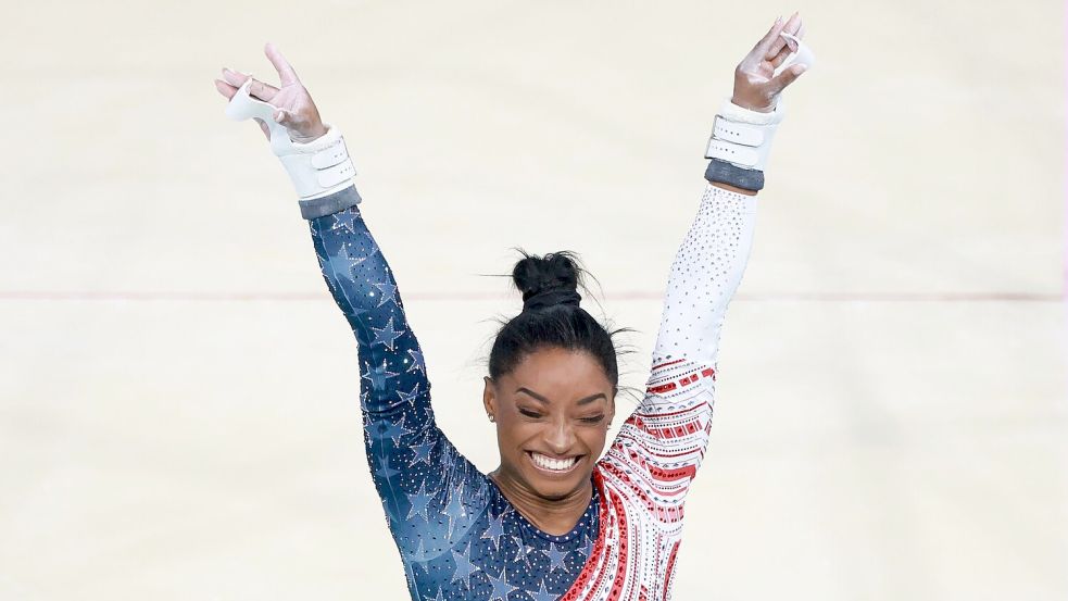 Hat allen Grund zum Jubeln: Simone Biles. Foto: Jan Woitas/dpa