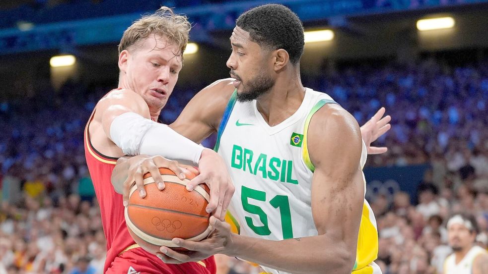 Die deutschen Basketballer stehen bei Olympia im Viertelfinale. Foto: Michael Conroy/AP