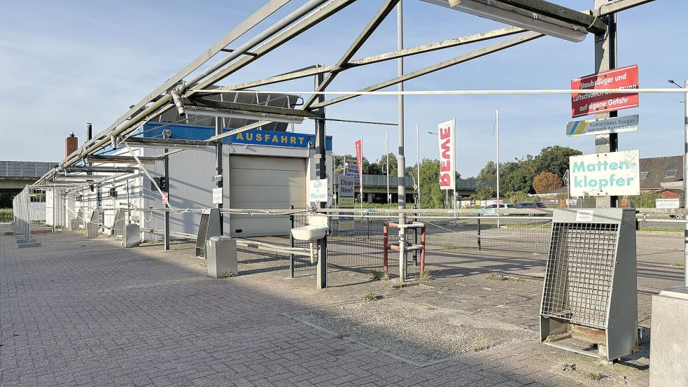 Geschichte: Emdens älteste Autowaschanlage ist geschlossen. Hier wird für Kentucky Fried Chicken neu gebaut. Foto: Schuurman