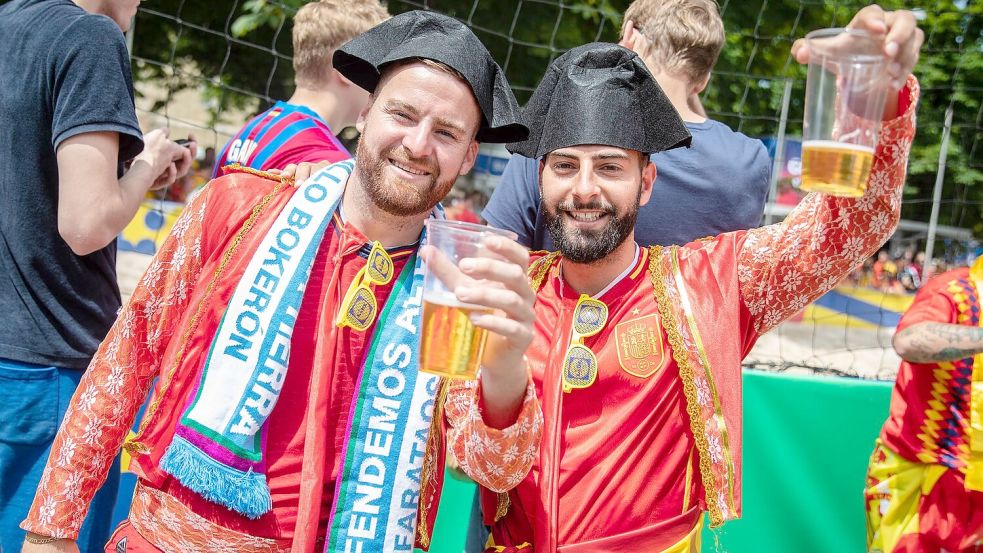 Selbst der Bierdurst der Fußball-Fans bei der EM konnte den Bierabsatz im Juni nicht retten. Foto: Christoph Schmidt/dpa