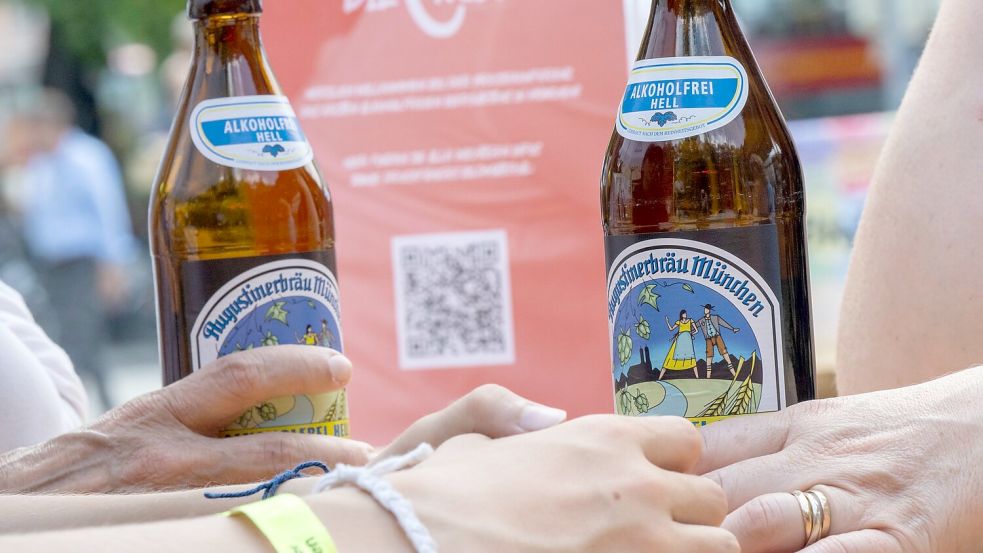 Bier geht - nicht nur in München - auch ohne Alkohol. Foto: Peter Kneffel/dpa