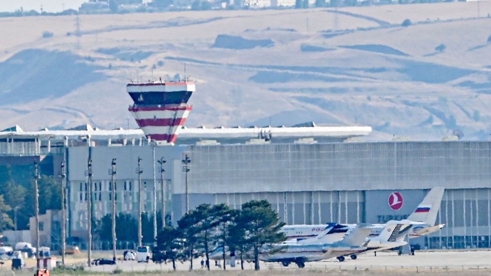 Am Flughafen Ankara soll der Gefangenaustausch stattgefunden haben. Nach Angaben des türkischen Geheimdienstes MIT wurden die Betroffenen mit sieben Maschinen aus verschiedenen Ländern eingeflogen. Foto: Uncredited/AP