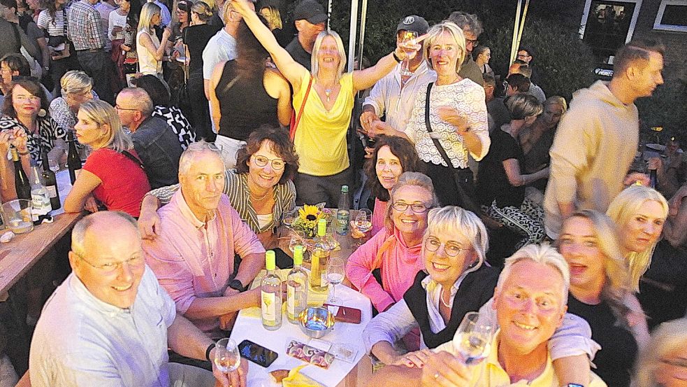 Das Weinfest in Leer ist bei den Besuchern beliebt. Foto: Wolters/Archiv