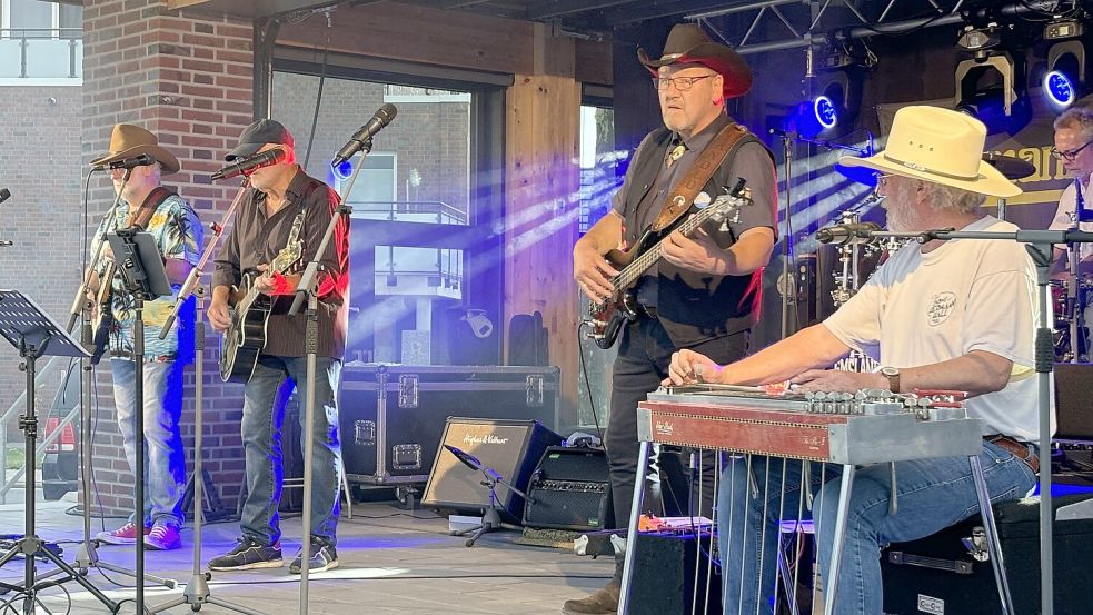 Musikalischer Höhepunkt war am Samstagabend der Auftritt der Emsland Hillbillies. Foto: Ammermann