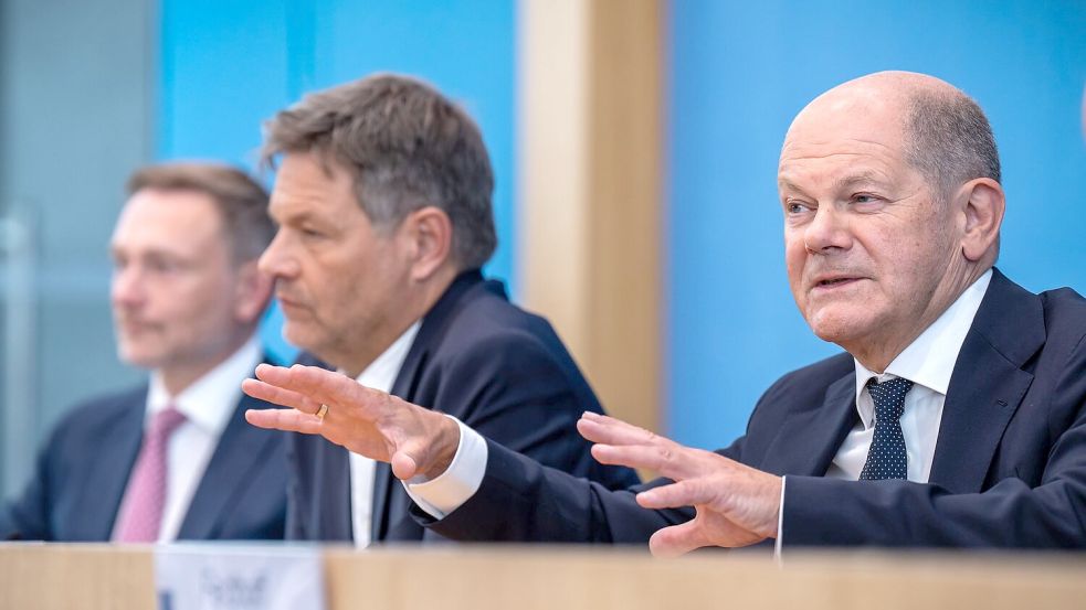 Anfang Juli trugen Lindner, Habeck und Scholz noch gemeinsam vor, was sie für den Haushalt 2025 vereinbart hatten. (Archivbild) Foto: Michael Kappeler/dpa