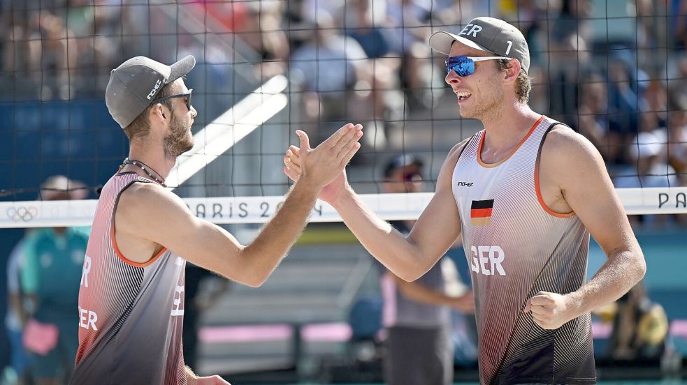 Nils Ehlers (r) und Clemens Wickler stehen im Halbfinale. Foto: Marijan Murat/dpa