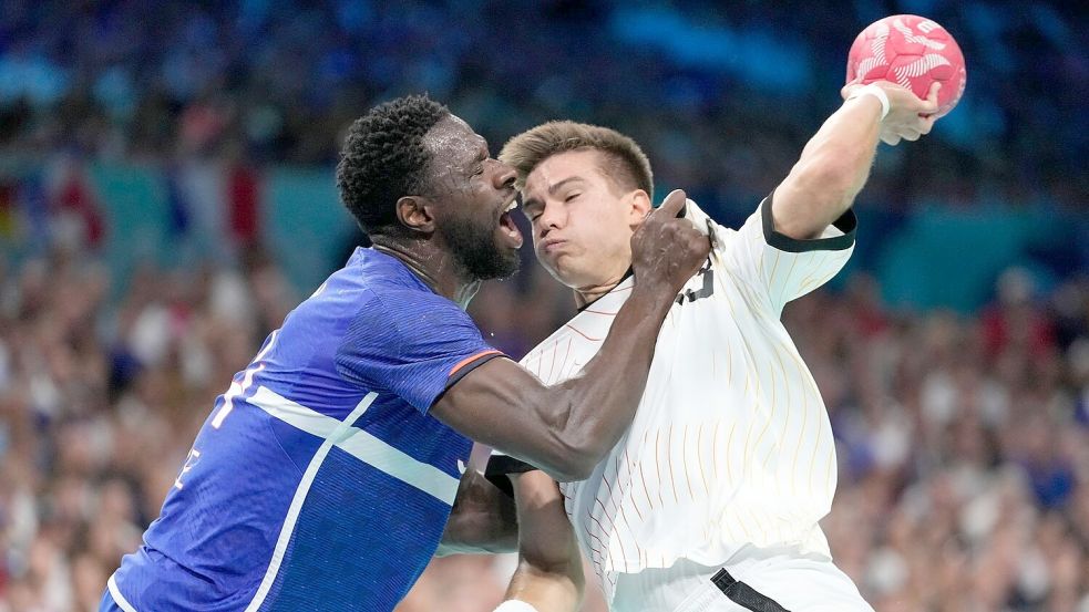 Handballer Renars Uscins gehörte auch gegen Frankreich zu Deutschlands besten Spielern. Foto: Brian Inganga/AP/dpa