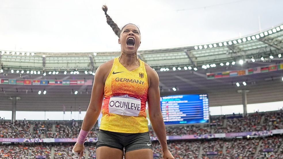 Der letzte Stoß war der große Erfolg: Yemisi Ogunleye jubelt über Gold. Foto: Michael Kappeler/dpa