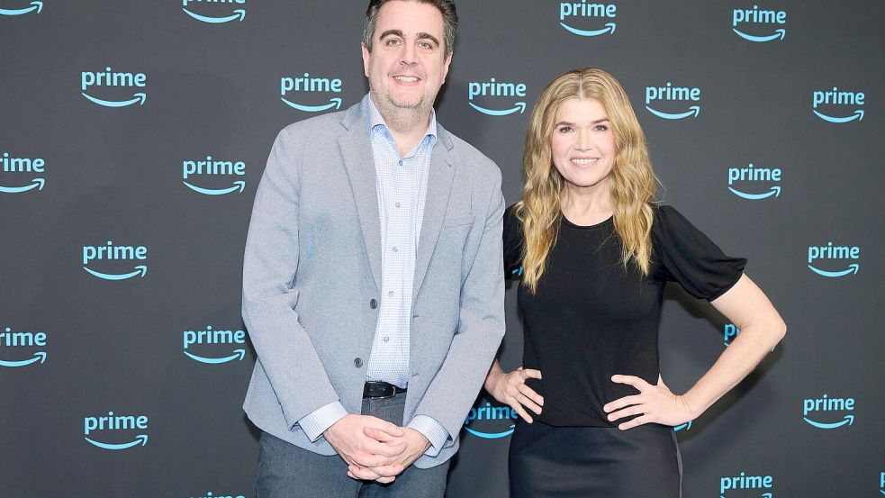 Anke Engelke und Bastian Pastewka werden Serienstars bei Amazon Prime Video. Die unter anderem in Marburg gedrehte Serie „Perfekt verpasst“ startet am 15. August. Foto: Annette Riedl/dpa