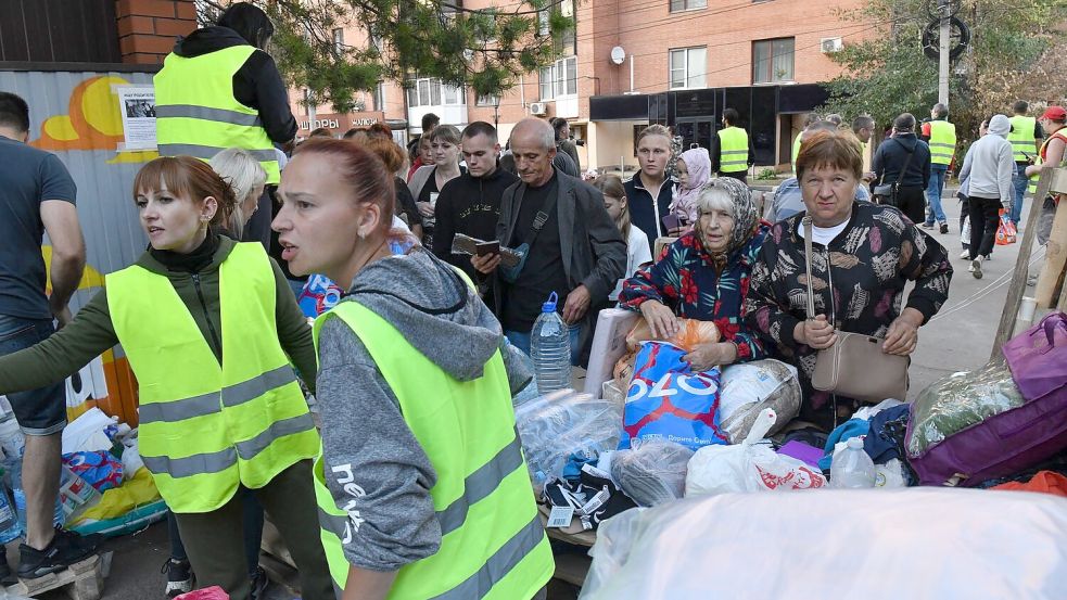 Immer mehr Menschen sind im Gebiet Kursk auf der Flucht vor den herannahenden ukrainischen Soldaten. Foto: Str/XinHua/dpa