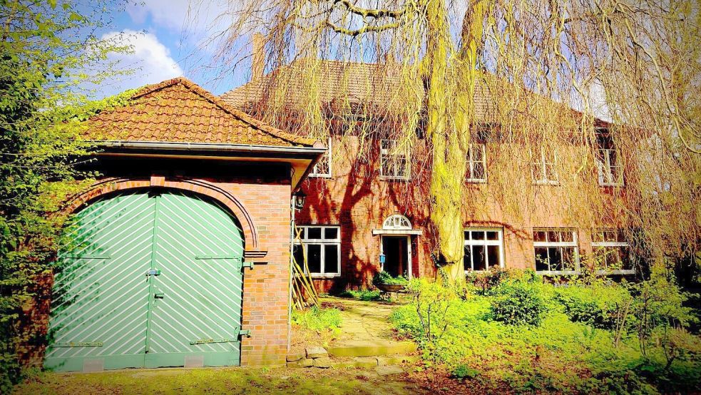 Die prachtvolle Stadtvilla liegt im Herzen der Halloween-Hauptstadt Esens. Foto: Spukhaus