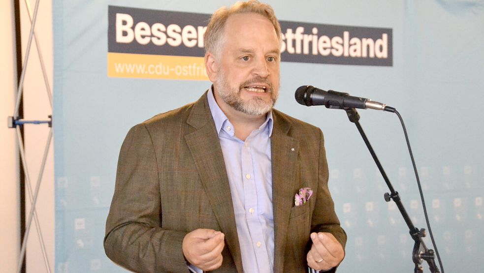 Dr. Joachim Kleen bei seiner Bewerbungsrede im Emder „Faldernpoort“. Foto: Aiko Recke