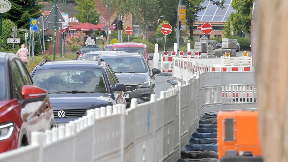 Ab Montag dürfen erstmal keine Autos mehr durch Hesel fahren. Foto: Ortgies/Archiv