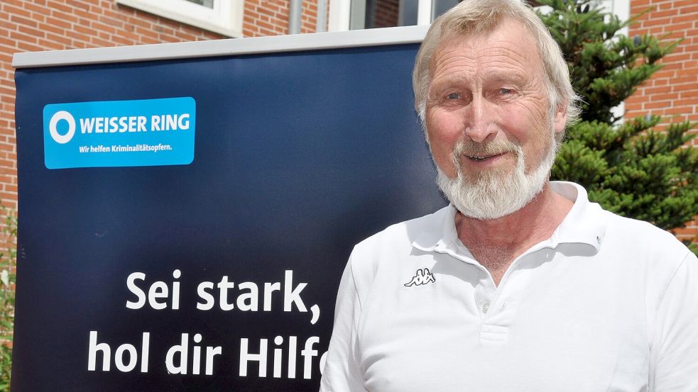 Werner Fink will in seinem Ruhestand noch einmal etwas bewirken. Der Ex-Oberkommissar baut die Außenstelle Wittmund für den Weißen Ring auf und will künftig gemeinsam mit weiteren Freiwilligen für Menschen in Notsituationen da sein. Foto: Ullrich