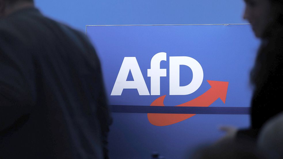 Mitglieder der AfD Ostfriesland wurden am Rande und nach Ende des Parteitags in Leer in zwei Fällen bedrängt. Symbolfoto: DPA