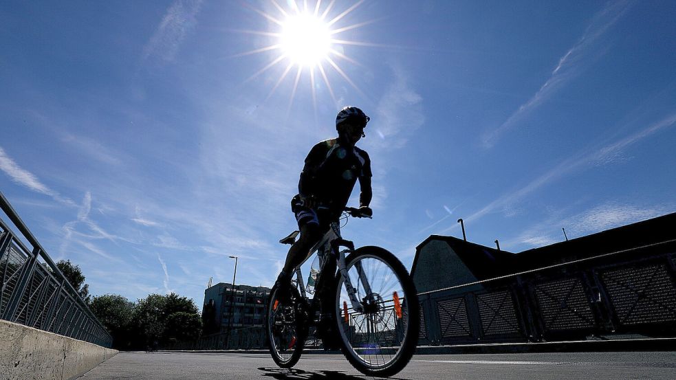 Im September wird im Landkreis Leer wieder um die Wette geradelt. Foto: Berg/dpa/Archiv