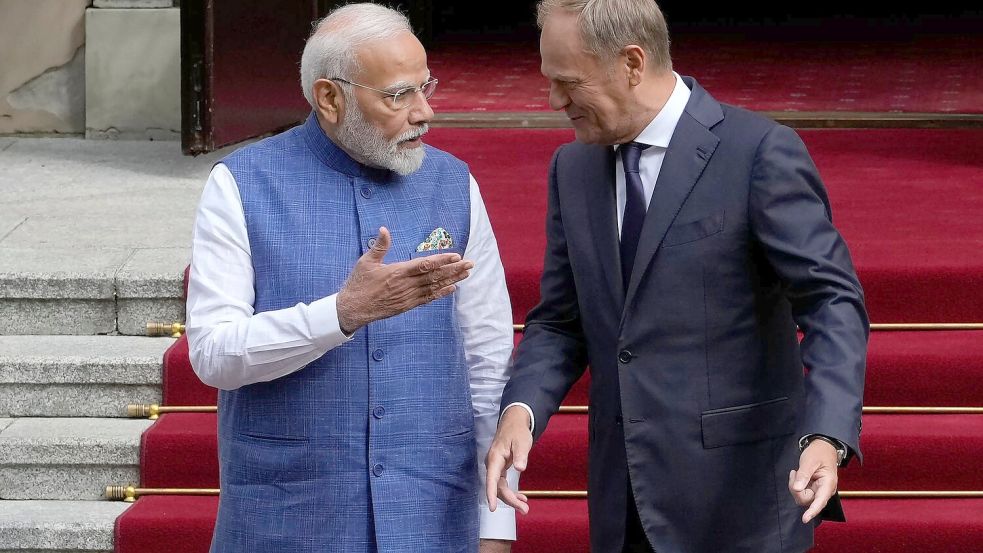 Der indische Ministerpräsident Narendra Modi im Gespräch mit seinem polnischen Amtskollegen Donald Tusk (Foto Aktuell) Foto: Czarek Sokolowski/AP/dpa