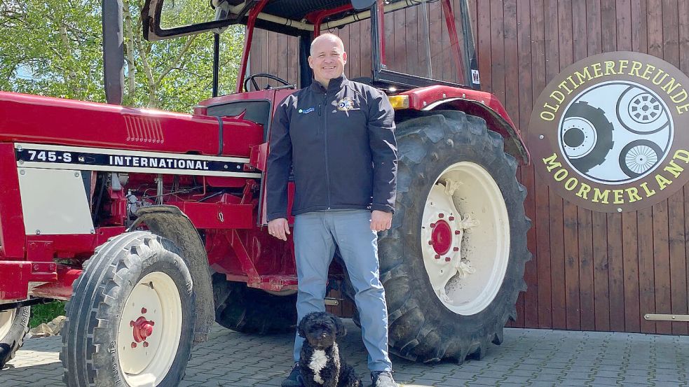 Ingo Kroon, Gründungsmitlied der Oldtimerfreunde Moormerland, freut sich auf das nächste Treffen. Foto: privat/Archiv