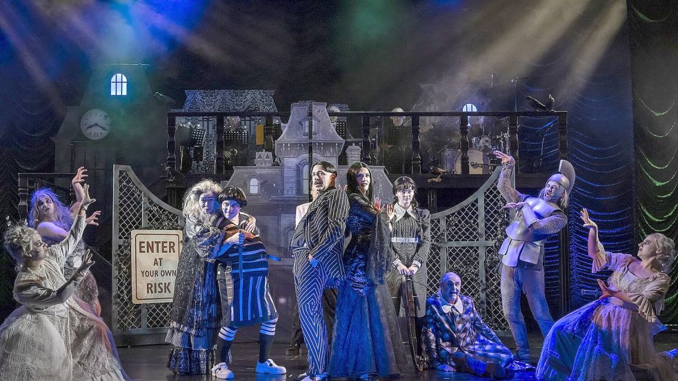 Das Musical The Addams Family lockte in der Spielzeit 2023/24 die meisten Zuschauer in die zwölf Theater des Zweckverbandes Landesbühne Niedersachsen Nord. Foto: Volker Beinhorn/Archiv