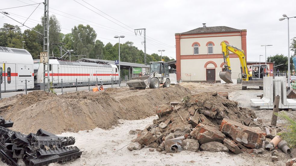 Der alte Fahrradunterstand am Gleis 1 ist bereits verschwunden. Foto: Wolters