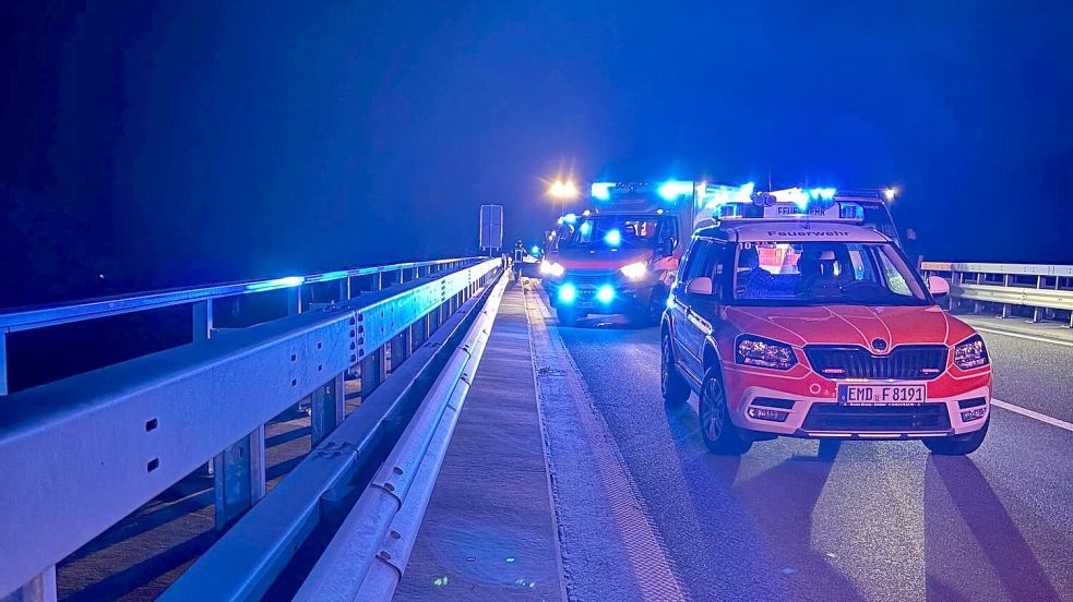 Feuerwehr, Polizei und Rettungskräfte waren im Einsatz. Foto: Feuerwehr Emden