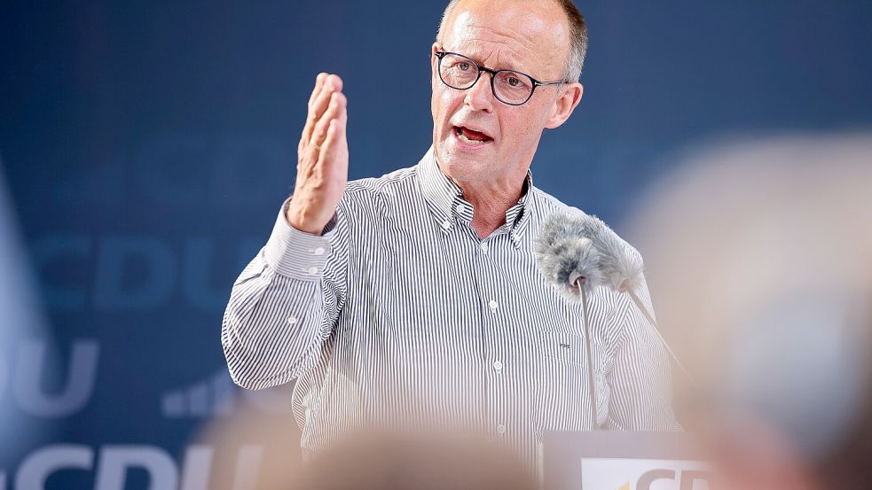 CDU-Chef Friedrich Merz bietet Kanzler Scholz Zusammenarbeit bei der Migrationspolitik an. Foto: dpa/Jan Woitas