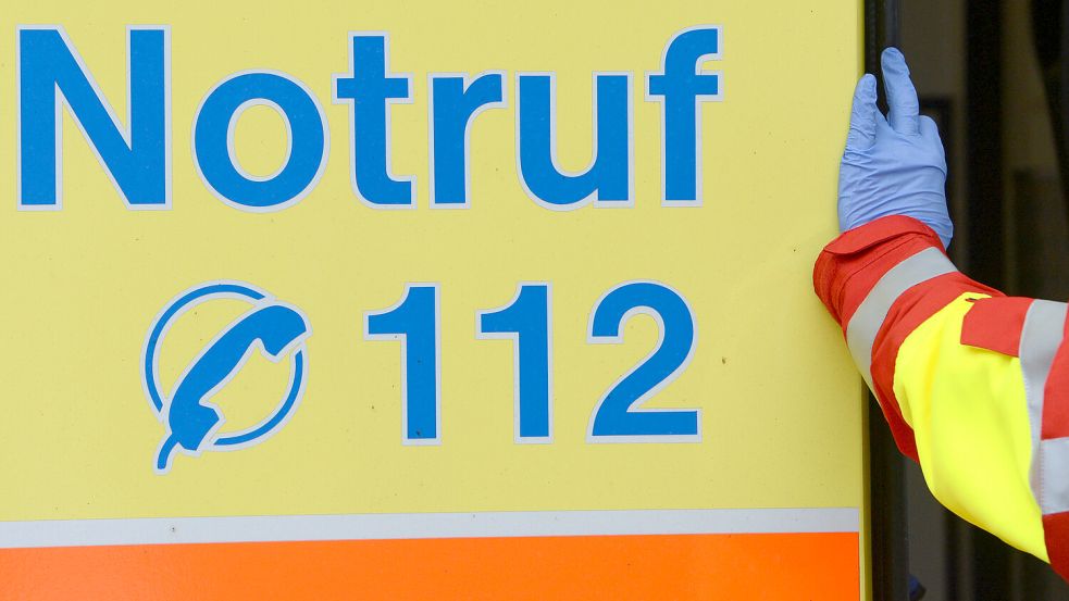 Wer den Notruf, also die 112 oder die 110, anruft, obwohl es dafür gar keinen Grund gibt, kann sich damit strafbar machen. Foto: dpa